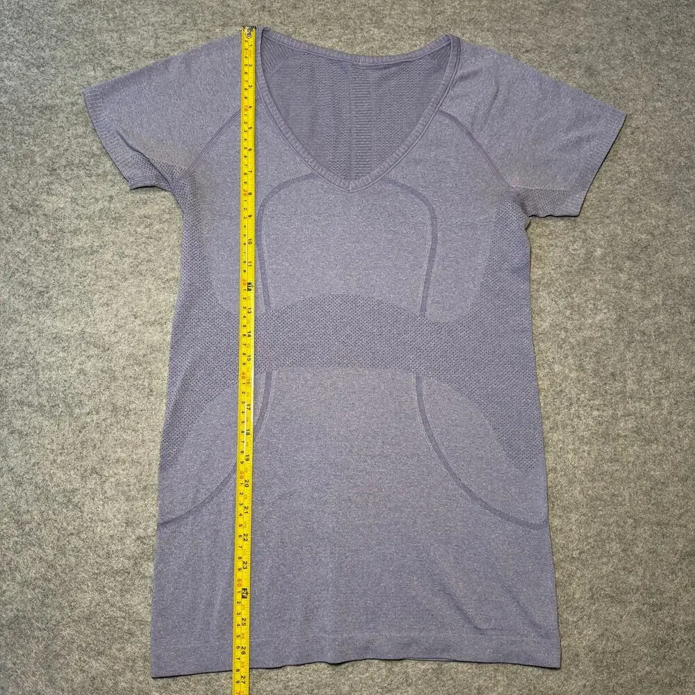 Lululemon Women Short Sleeve Athletic Top Size 6 Heathered Purple